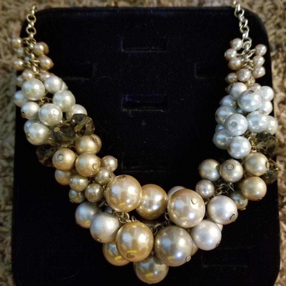 Lia Sophia pearls and gold tone Necklace
